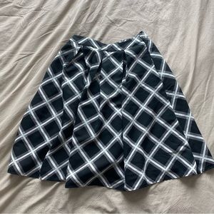Express Mid Length Plaid Skirt With Pockets size 4